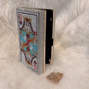 Adorable “Queen of Hearts” rhinestone purse